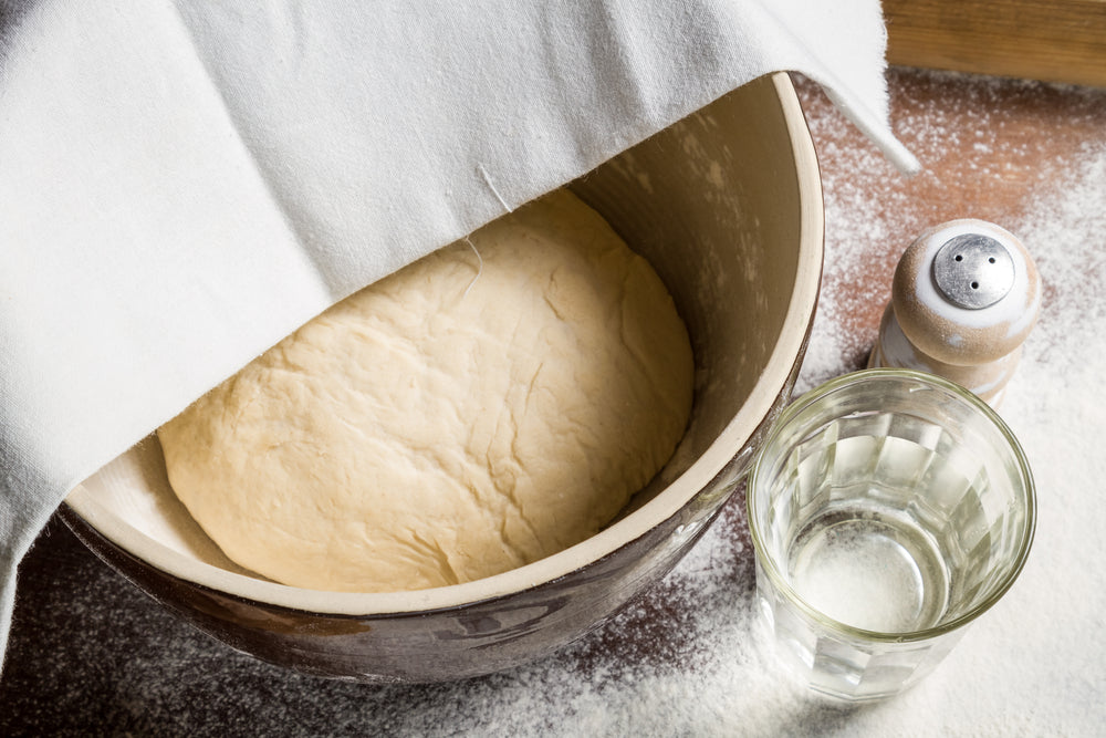 Yeast Dough Dangers in Pets: Vet‑Reviewed 2025 Guide by Dr Duncan Houston 🐾🍞