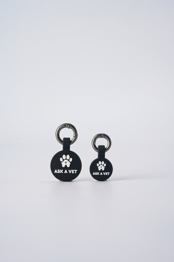 ASK A VET Classic Logo Pet ID Tag – Black & White Round – NFC & QR Code Silicone Dog & Cat Tag – Hanging & Slide-On Digital Smart Tag – Waterproof, No Battery